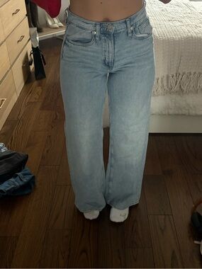 GAP Light Blue Wide-Leg Jeans short